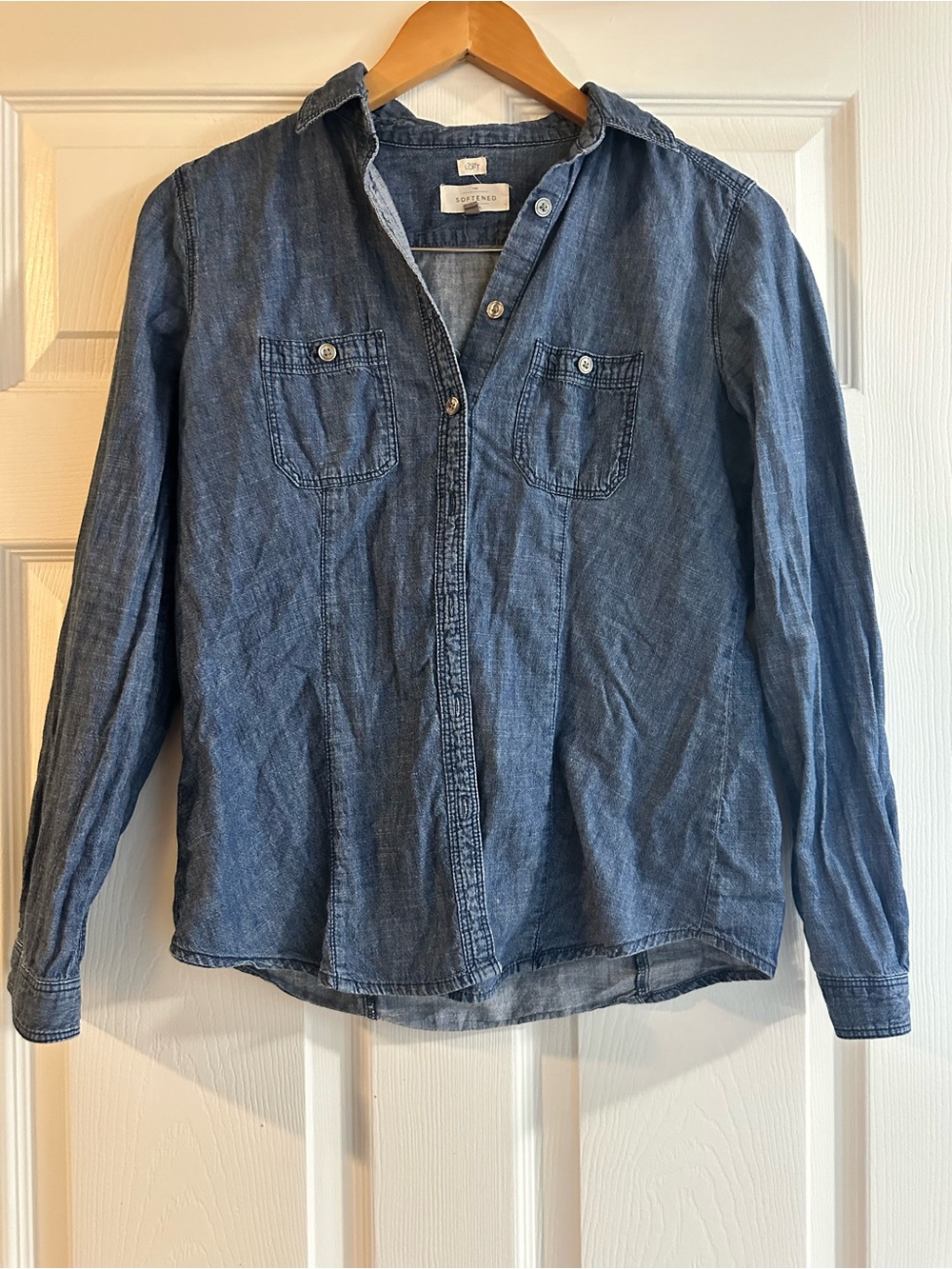 LOFT Soft Chambray / Lightweight Denim Button-Up Shirt